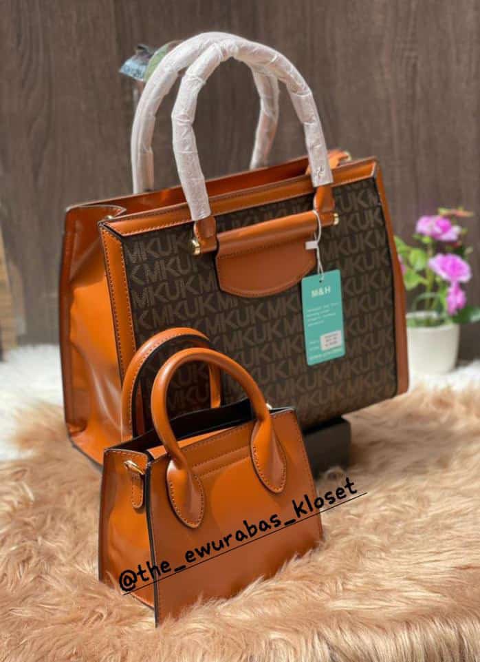 b__trimudehemaa's tweet photo. ❗❗KINDLY READ CAPTION ❗❗

🌷 2 IN 1 LADIES CORPORATE BAG

🌷 AVAILABLE AT GHC 150.00

🌷 NATIONWIDE DELIVERY AVAILABLE AT A FEE. PICK UP OPTION AVAILABLE. 

🌷 KINDLY DM OR FOLLOW LINK IN BIO TO ORDER.

#ShopYourStyle https://t.co/2JCH6lGXnf