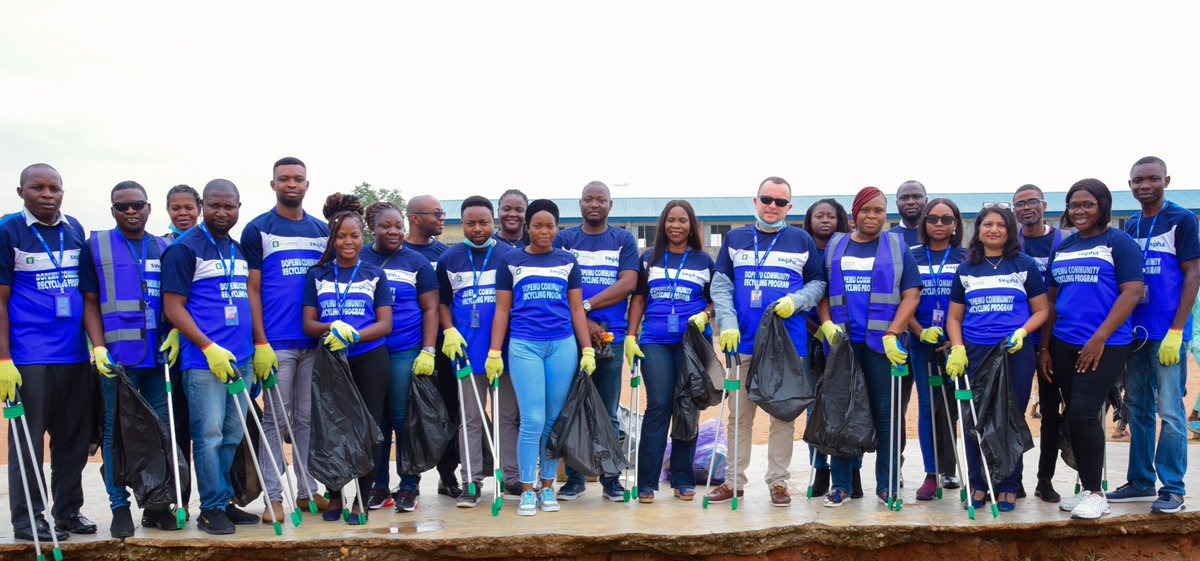 <a href="/SwiphaN/">Swipha Nigeria</a> employees massively volunteered to participate in the Dopemu Community Cleanup exercise. 

Having the Managing Director Mr. Frederic Lieutaud and other C-level executives leading the charge greatly emphasizes the commitment of the Company.