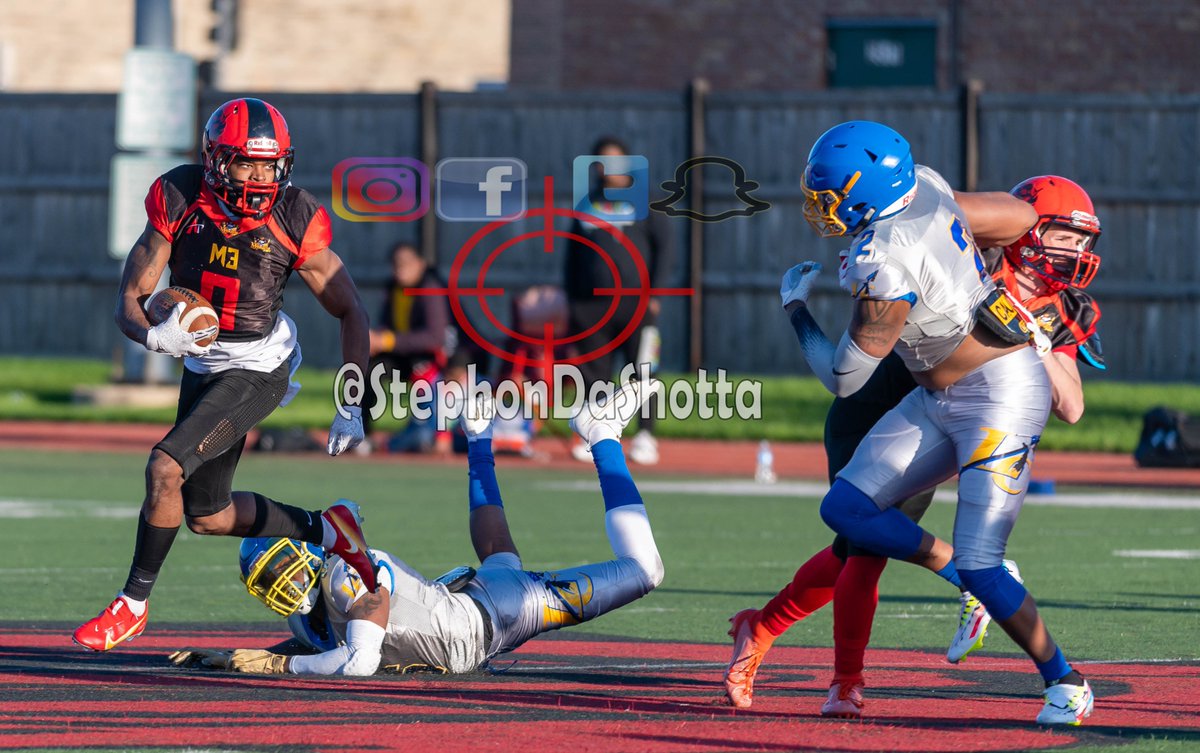 StephonDaShotta's tweet photo. To The House. #ChicagolandSemiproFootball @RiddellSports @NikonUSA @StephonDaShotta #M3Football #MidstatesSemiprofootball @lakecountywarriors #preseasonfootball #serpicofield @melroseparkIL1 https://t.co/9yo3nhROPi