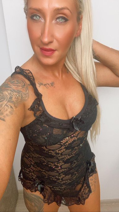 🔥hey 😘❤️ RT &amp; Follow 💋💕😈 Subscribe now for free to my @OnlyFans Special welcome gift  I m available for