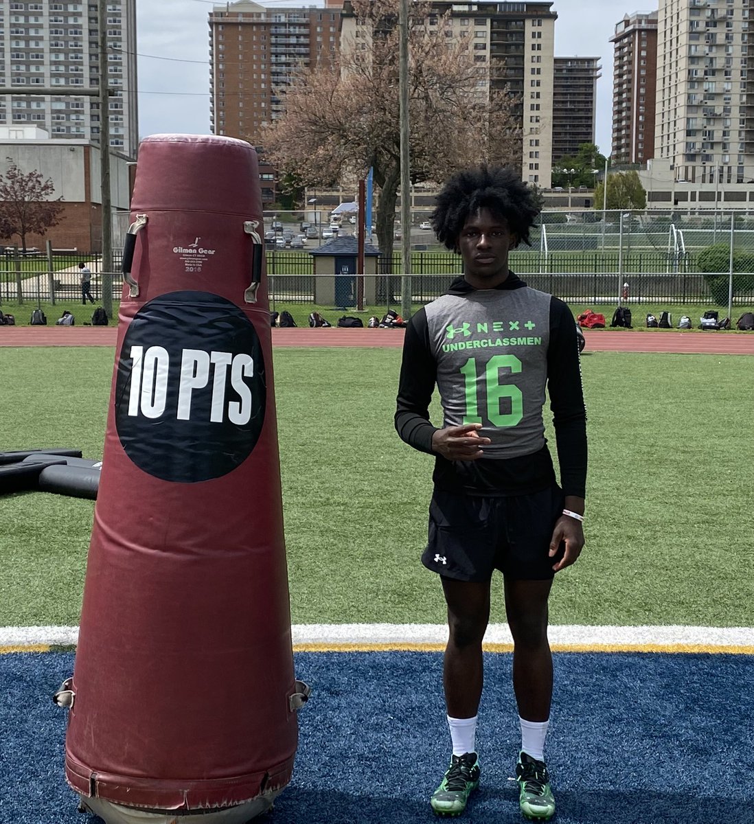 CraigHaubert's tweet photo. @TheUCReport Elite Underclassmen &amp; UA Camps have rolled thru cities across the USA w/ a plethora of excellent QB prospects but ‘25 Richard Belin 👇 was the 1st to run the table thru QB Accuracy Challenge w/ perfect score! Data &amp; video posting to the #UCREPORT - @TomLuginbill https://t.co/2XPqiwBcbc