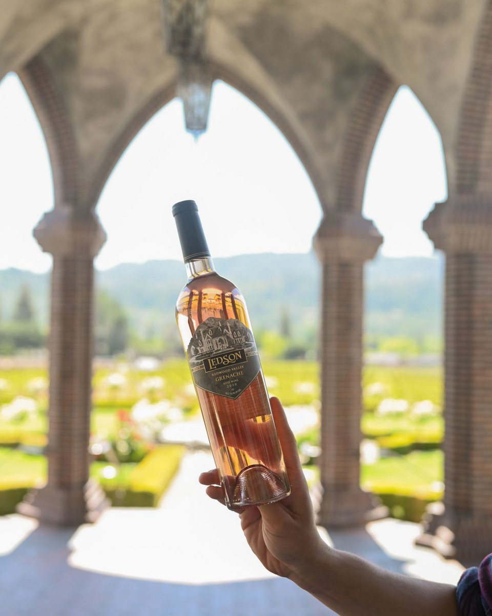ledsonwinery's tweet photo. Happy Mother's Day to all of the hardworking “Mothers” in your life! On this day we celebrate them with a glass of our crisp Redwood Valley Rosé of Grenache! Cheers!
#Ledson #LedsonWinery #VisitSonoma #WineLovers #Wine #SonomaCounty #WineCountry #SonomaValley #SonomaValleyWine https://t.co/QOE6PGJddm