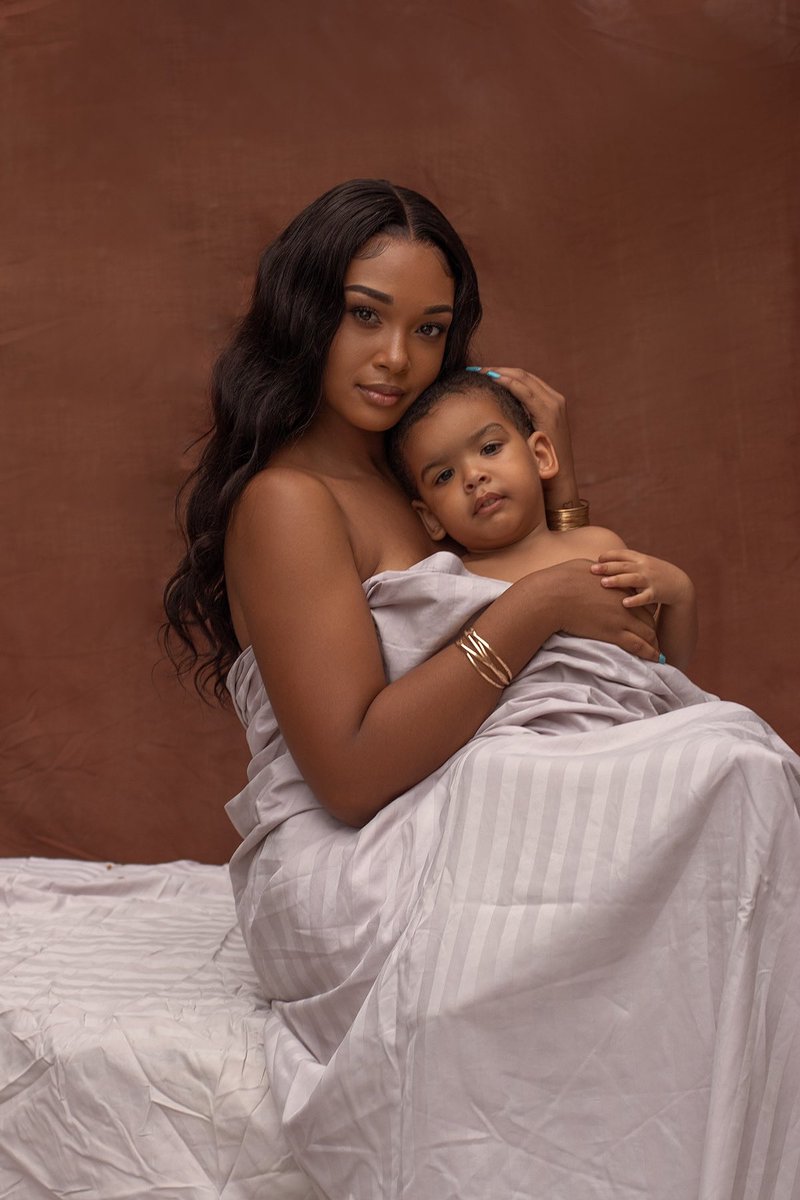 trevena_'s tweet photo. My Peace.

My Love.

For all the things my hands have held , the best by far is you. ❤️ Happy Mother’s Day to all the loving , nurturing Mothers , we are are superstars ❤️👏🏽 https://t.co/GwHErQwi3x