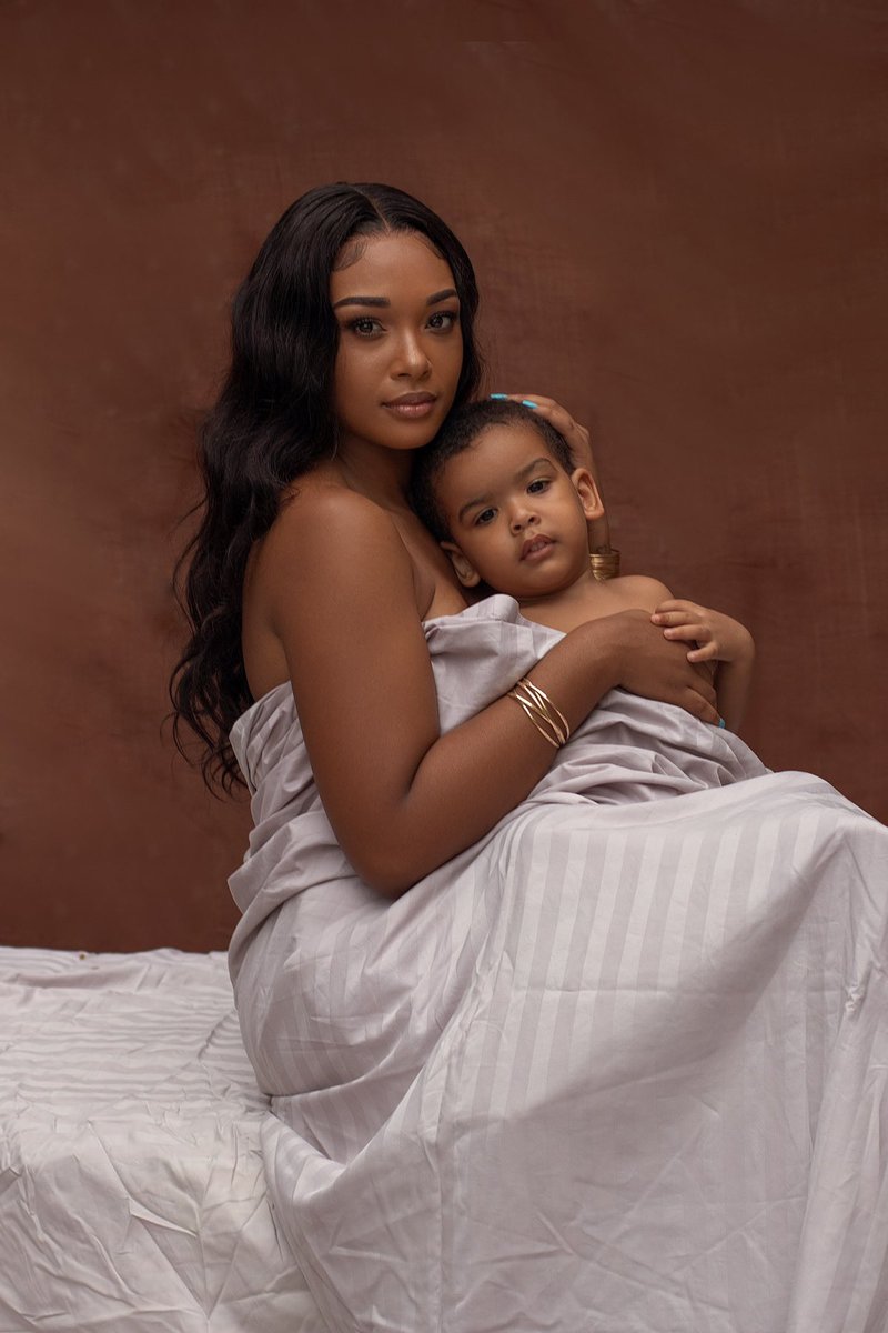 trevena_'s tweet photo. My Peace.

My Love.

For all the things my hands have held , the best by far is you. ❤️ Happy Mother’s Day to all the loving , nurturing Mothers , we are are superstars ❤️👏🏽 https://t.co/GwHErQwi3x