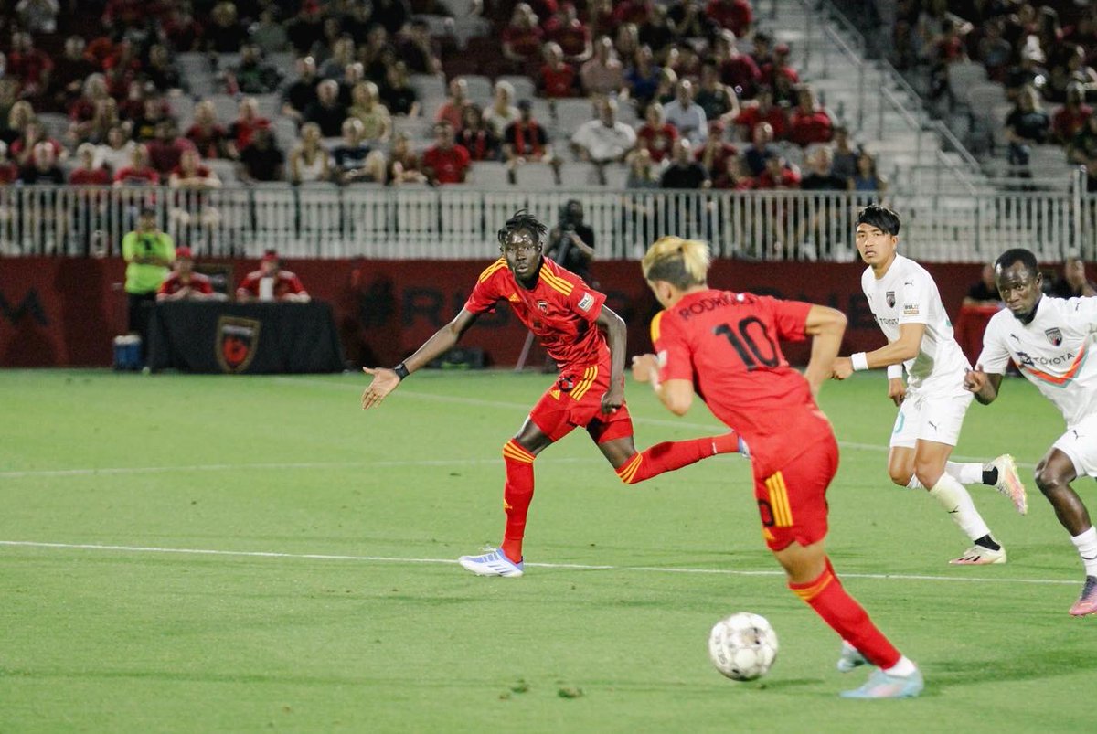 TalkRising's tweet photo. @HaugliSivert made his professional debut last night🔥💥 https://t.co/XPEcOND51q