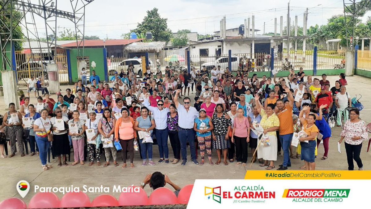 RodrigoMenaR's tweet photo. #DíaDeLaMadre2022 momentos de felicidad vivimos junto a  las madres de la parroquia Santa María junto a mi esposa la Vicealcaldesa Tania Mendoza, durante el uno de los agasajos que organizó la Alcaldía en todo el territorio de la Puerta de Oro. 

#AlcaldíaDelCambioPositivo https://t.co/XcTjVC4fmT