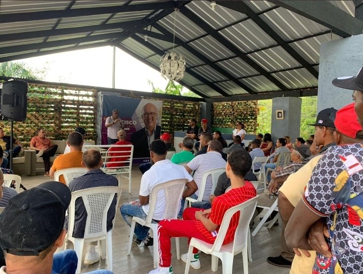 LosAbelistas's tweet photo. Francisco @DominguezBrito, llevaremos mejores oportunidades en el presente y para nuestro futuro.  #LaHoraDeLaGente   #SanJuanConFrancisco
@SERIRO https://t.co/Oj7sqbxQRH