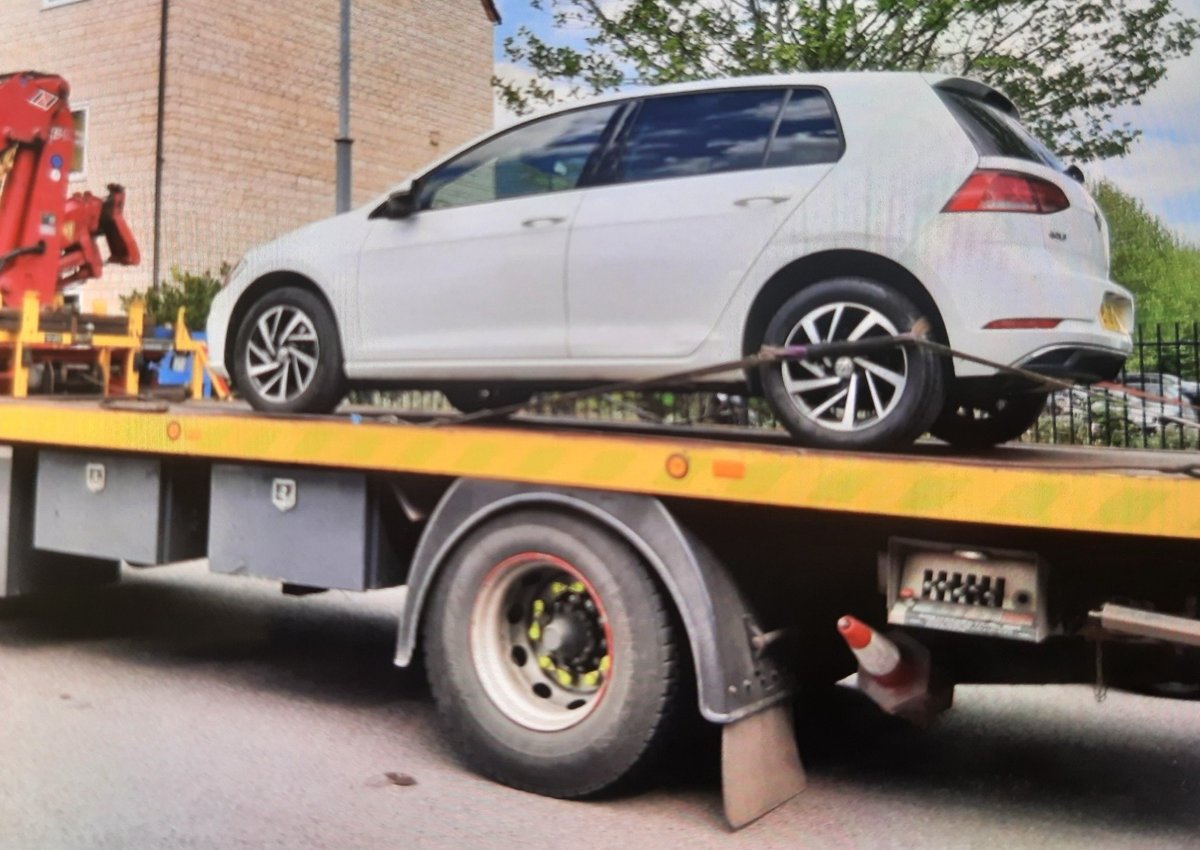 tvprp's tweet photo. 3 arrests for #oxoncshift today. 2 males arrested from this golf as both wanted, the driver on recall to prison and was disqualified from driving. In a seperate job another male arrested for immigtation offences. #P6874 #P1089 #P4245 #P5600 #P0177 #P0157 #P1818 #oxoncshift https://t.co/On3YJWED10