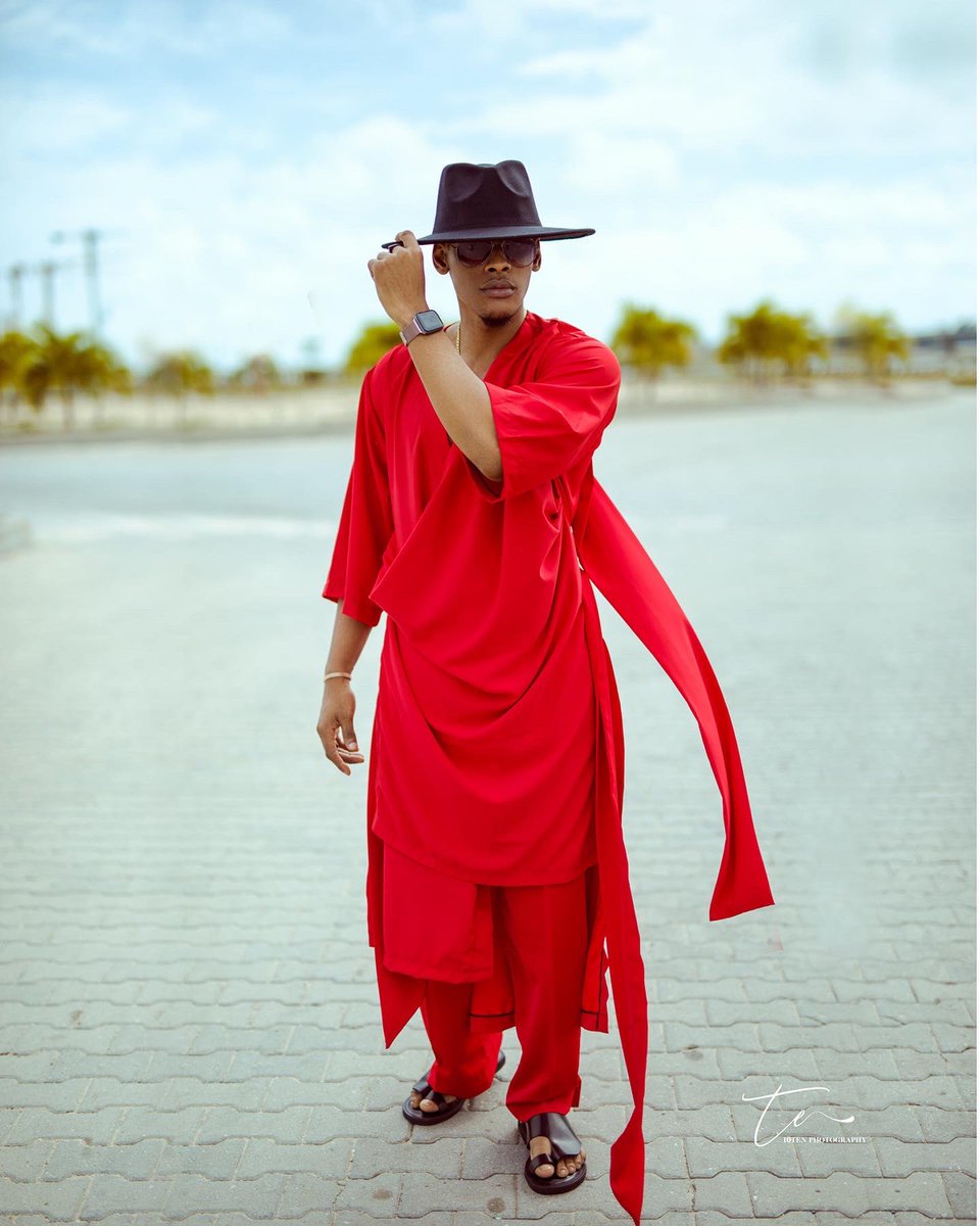 Elozonam1's tweet photo. Descendant of king Lao.
 
Ps: I don’t know king fu o Abeg 😭

#AmvcaRunwayShow https://t.co/DvQ70WH5Nx