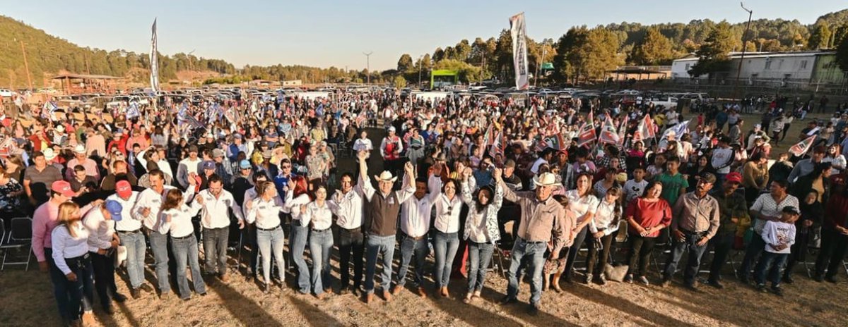hermannlinden's tweet photo. El candidato a la gubernatura de #Durango @EVillegasV está de gira por la zona de las quebradas y en #Topia #Canelas y #Tamazula dejó clara la necesidad de mejorar las vías de comunicación para impulsar la economía y defender la salud de la región. https://t.co/PGx3Jl1waW