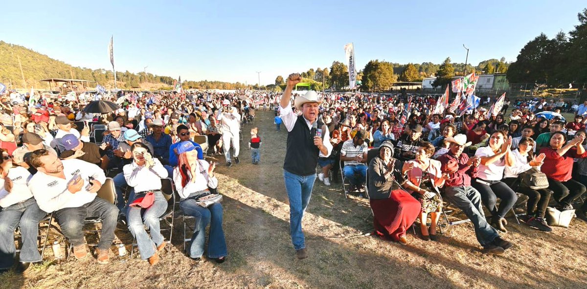 hermannlinden's tweet photo. El candidato a la gubernatura de #Durango @EVillegasV está de gira por la zona de las quebradas y en #Topia #Canelas y #Tamazula dejó clara la necesidad de mejorar las vías de comunicación para impulsar la economía y defender la salud de la región. https://t.co/PGx3Jl1waW