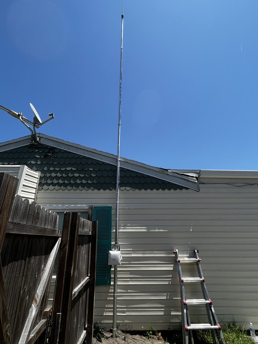 Another installation done but this time it wasn’t one of my hotspots. Appreciate you hiring me to do your installation and it was nice to meet someone from the community. <a href="/Serge2one5/">Serge Pereira</a> <a href="/helium/">Helium🎈</a>