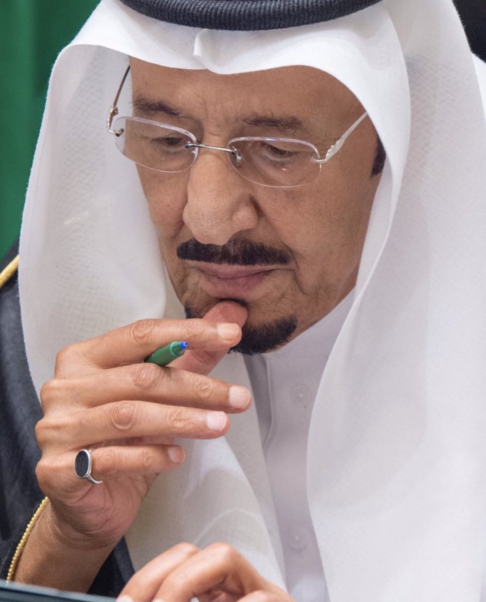MNA__ALSAUD's tweet photo. يا جعل عينك 
ما ترى في الزمن مكروه
تهون الامور الباقيه
لا سلم راسك سيدي …
#خادم_الحرمين_الشريفين https://t.co/peIegXK77K