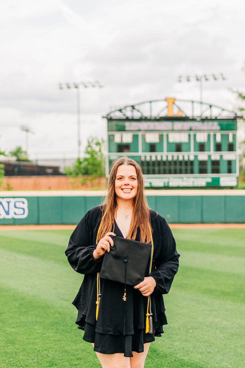 LipscombSB's tweet photo. CONGRATS to our Bisons 4Life! We are so proud of you! 🎓💜🤩 

@Kamrie_Rich - Exercise Science
@katie_turner31 - Elementary Ed
@AVetula - Nursing 

#Rockstars #ScholarAthletes https://t.co/bc6qOCKSHQ