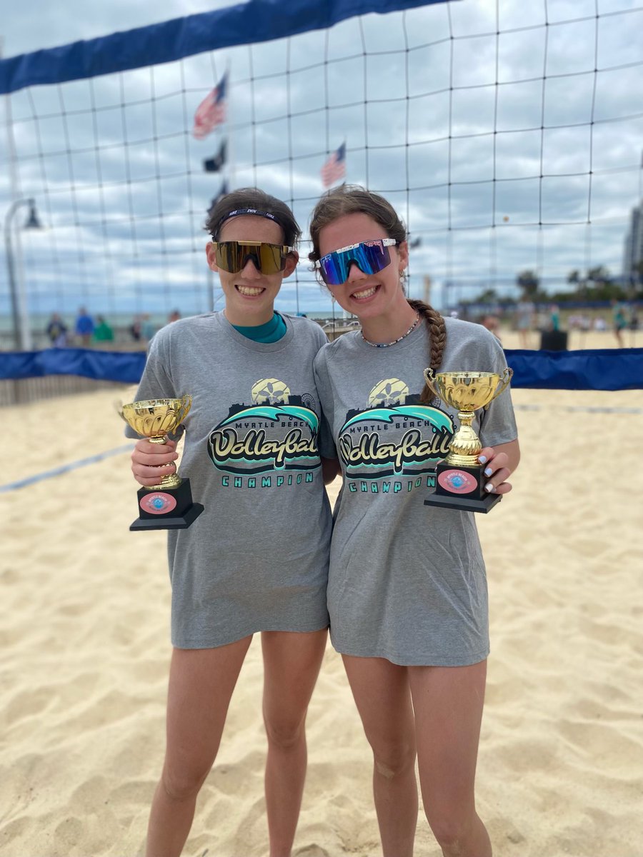 I had a great time playing with <a href="/ShearerSydney/">Sydney Shearer</a> this weekend in Myrtle Beach. Now back to indoor to get ready for nationals. 🏐🏐🏐 #UpwardStars16Amy #BuiltDifferent <a href="/DormanVB/">🏐DormanVB🏐</a> @UpwardStarsUPS