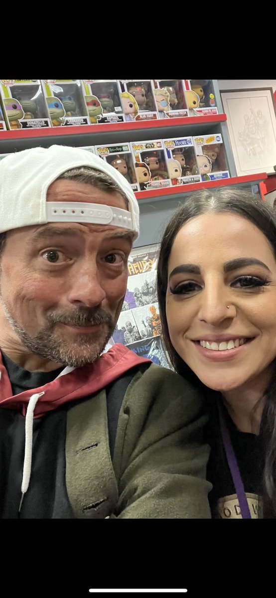 amandascip's tweet photo. Still not over yesterday!!!! Had such a blast at the Secret Stash’ silver anniversary bash!!! Was so fun meeting and chatting with everyone and @ThatKevinSmith thank you for being the fucking BEST, you’re so good to your fans and it’s so appreciated!!! All the waaay from canadaa https://t.co/VJfBOUhUgK