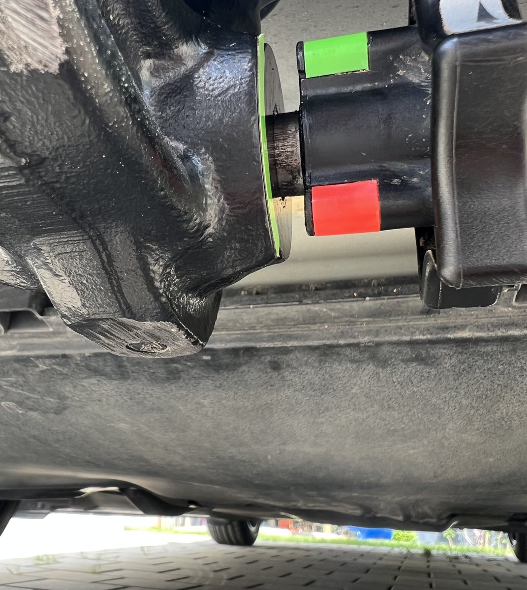 ixeo's tweet photo. Damn. Lost my trailer hitch today during driving with my Tesla with trailer for first time. Thankfully nothing dramatic happened. Collect everything from meadow beside street. Now it doesn’t snap in. Booked Tesla service right now for the first time. https://t.co/zCkuF2Sjtc