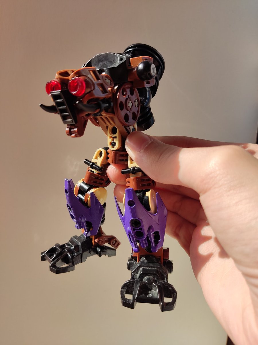 JSwansus's tweet photo. Mudslinger wip
#Bionicle #selfmoc https://t.co/jk79WHFiLw