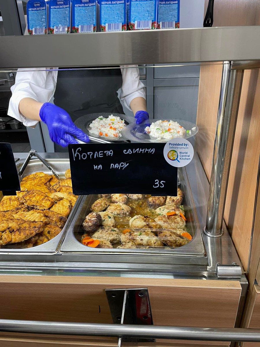 WCKitchen's tweet photo. Our meal voucher program for Ukrainian refugees is up &amp; running in Lviv! Families living nearby to WCK partner cafes can come get free meals every day—and choose what they want to eat! We will be expanding this program to more locations in Lviv &amp; other cities. #ChefsForUkraine 🇺🇦 https://t.co/aAoNxqywaE