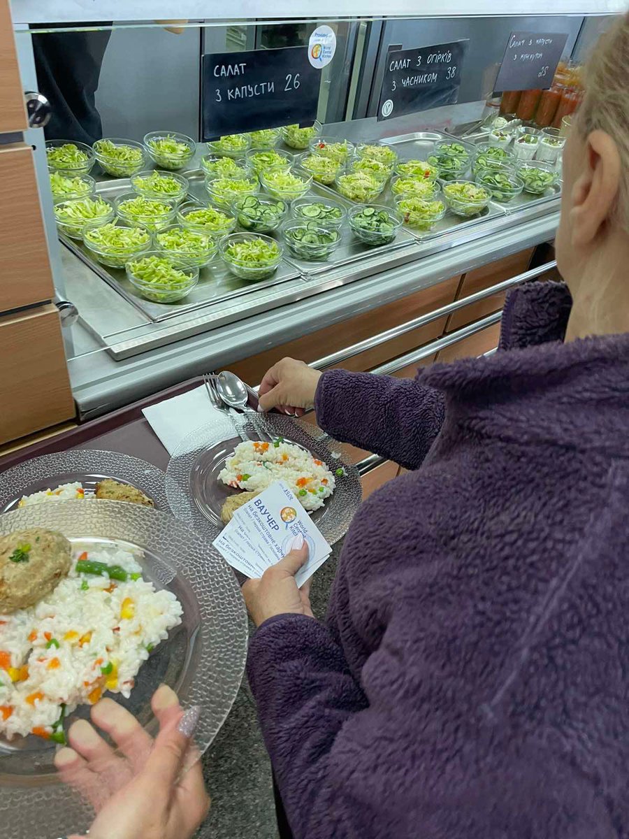 WCKitchen's tweet photo. Our meal voucher program for Ukrainian refugees is up &amp; running in Lviv! Families living nearby to WCK partner cafes can come get free meals every day—and choose what they want to eat! We will be expanding this program to more locations in Lviv &amp; other cities. #ChefsForUkraine 🇺🇦 https://t.co/aAoNxqywaE