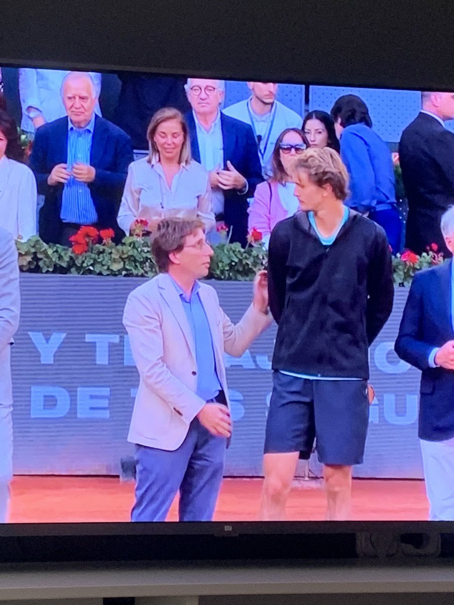 laura_mc1's tweet photo. Papi, papi, me compras una chuche? 
#MMOPEN https://t.co/nYNiMdyCVP