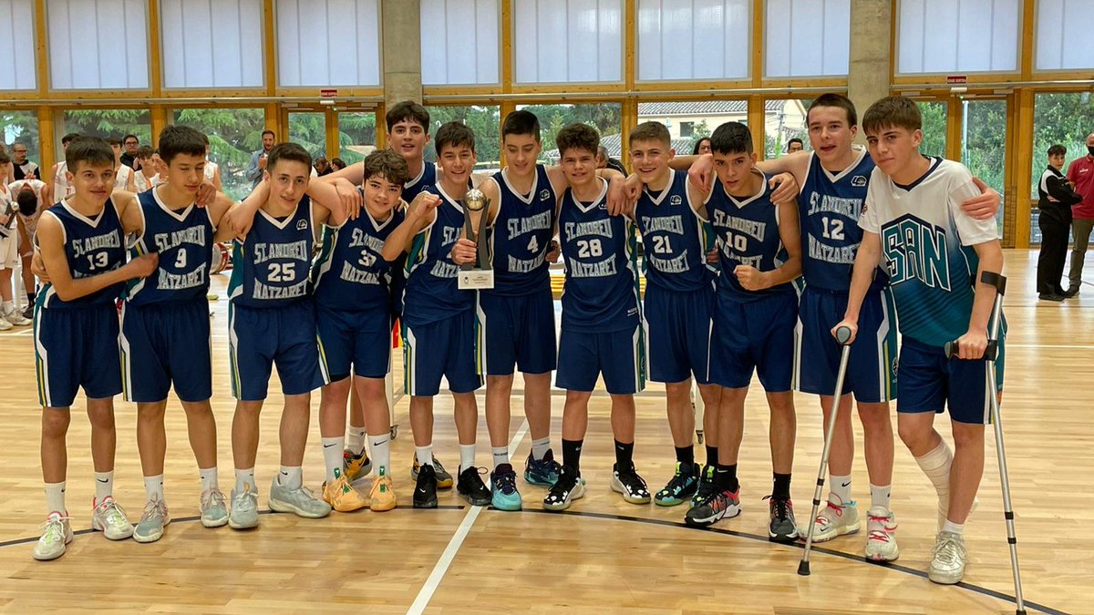 FCBQ's tweet photo. 🏆 @AESANTANDREUNAT es proclama CAMPIÓ de Catalunya Infantil Masculí Preferent B en superar al @cbmaresmeboet3v (90-78), felicitats! En el partit pel 3r i 4t lloc, victòria de @CBSantJosep davant el @BasquetGirona (70-83).

📊 https://t.co/3mtyNin9y3 https://t.co/ntWkPw7Row