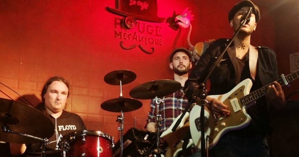 TlgrammeLannion's tweet photo. « Full moon little house » : le rock alternatif lannionnais qui grandit bien
➡️ https://t.co/W2TPXfbZJs https://t.co/ex7jRXKFsx
