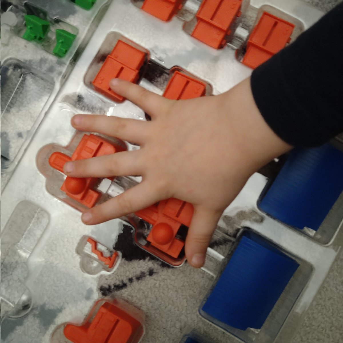 Dinasaidso1's tweet photo. My kid got their hands on Magnate: The First City.
@PlayNaylorGames #magnatethefirstcity #boardgame https://t.co/Gx7EQthO10