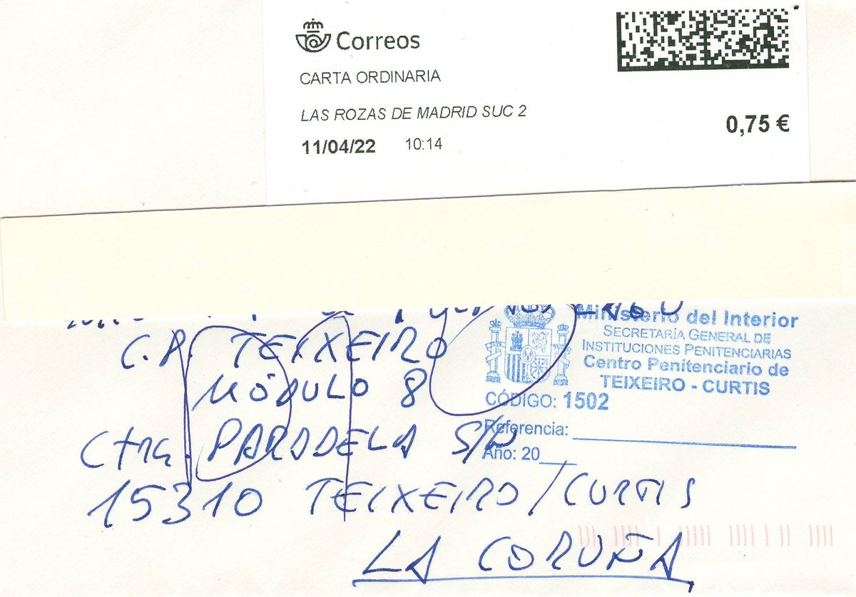 perezreverte's tweet photo. Me gustaría conocer el nombre del incompetente (o malintencionado) funcionario de la cárcel de Teixeiro que no entregó esta carta mía a un recluso por ir "sin remitente". Lo que más me irrita es que, por culpa de ese imbécil, el destinatario creerá que no respondí a la suya. https://t.co/GbVMKcT7YV