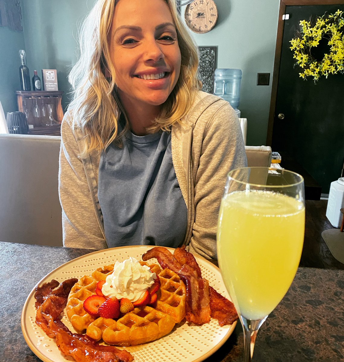 quantimturner's tweet photo. Helping the girls make Mother’s Day breakfast is one of the highlights of my year. Thank you for being amazing. @MrsQuantim https://t.co/cH6T0OE9DK