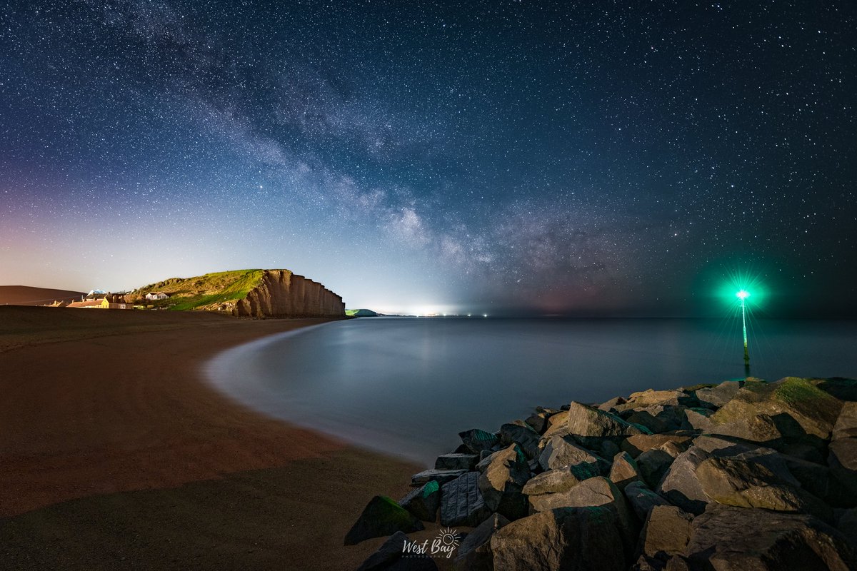 WestBayPhoto's tweet photo. The Milky Way captured over East Cliff a few nights ago at #westbaydorset 🌌📸

#westbay #broadchurch #dorset #jurassiccoast 

@DorsetSnow @BestofDorset @BBCDorset @DorsetMag @DorsetTourism @lovefordorset https://t.co/iJaKklZaw5
