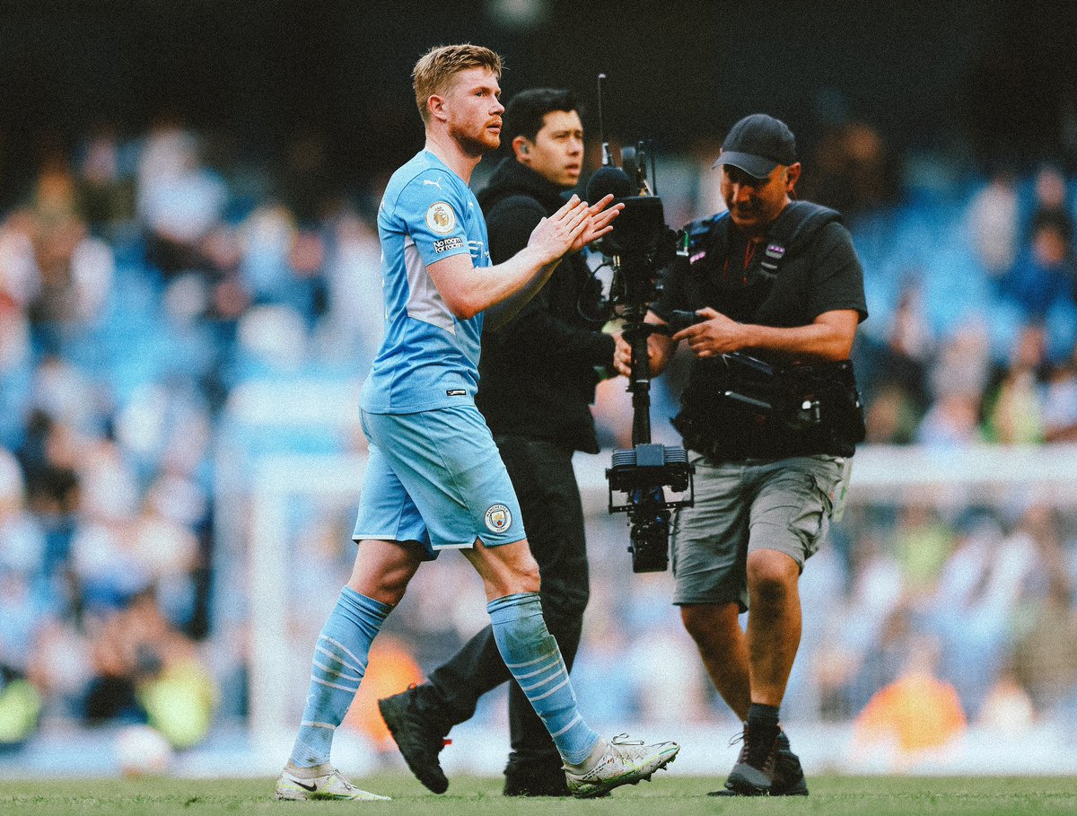 KevinDeBruyne's tweet photo. One step closer! https://t.co/2QO0JIGJgF