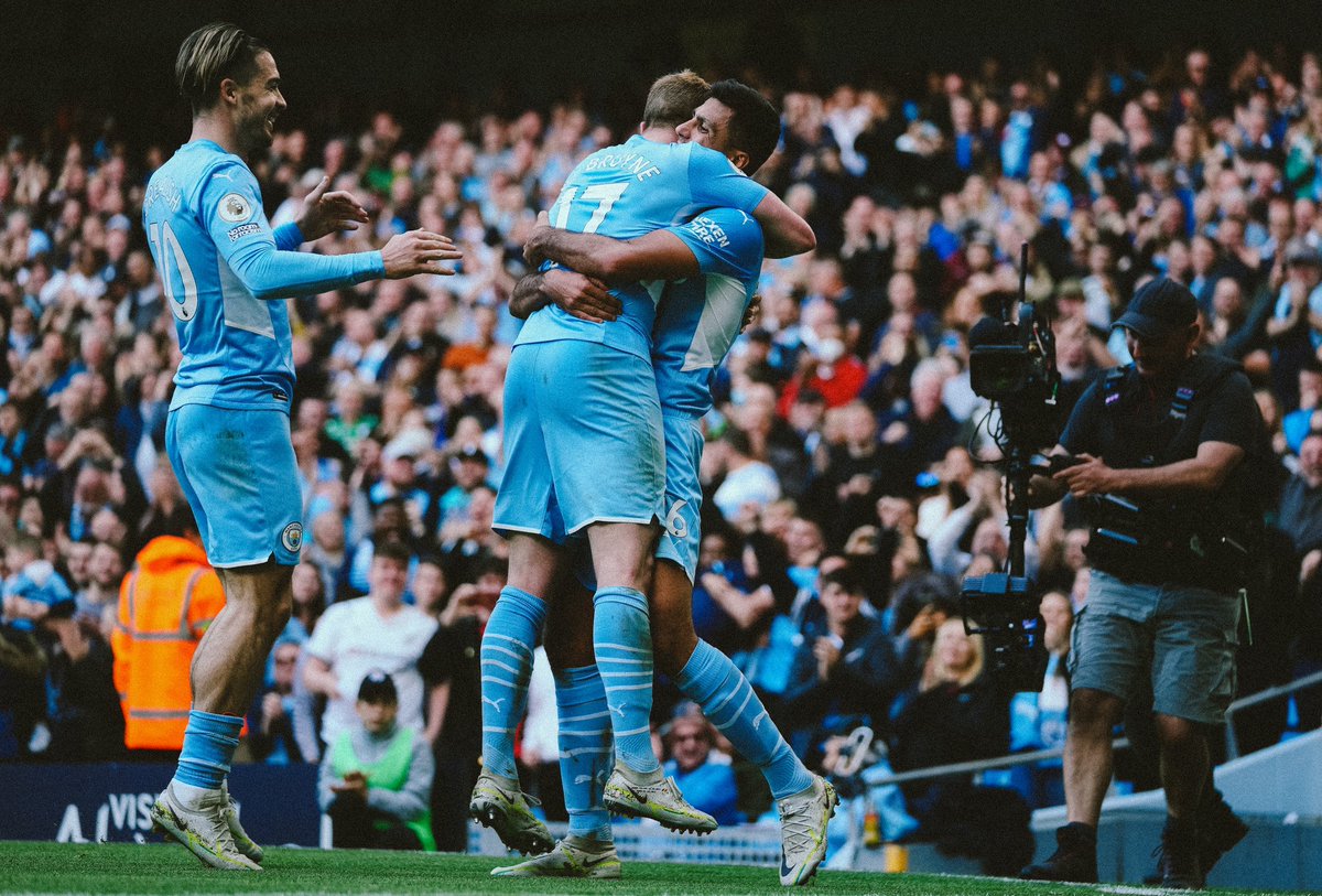KevinDeBruyne's tweet photo. One step closer! https://t.co/2QO0JIGJgF