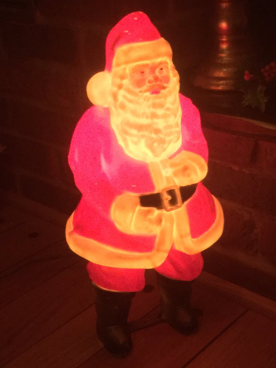 dutchmn007's tweet photo. Fond childhood #memories I relive every year!!! ;<)
#Christmas #christmas #christmas2021 #SANTA #koolyule
@ToppermostSanta https://t.co/pt4bJcnhgo