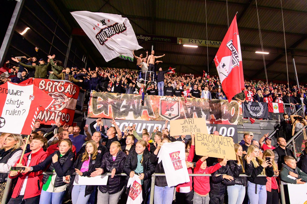FC_Emmen's tweet photo. Hoe was jullie weekend, Emmenaren? π
#SamenTerug #HIERKOMIKWEG https://t.co/57Za7Qj73t