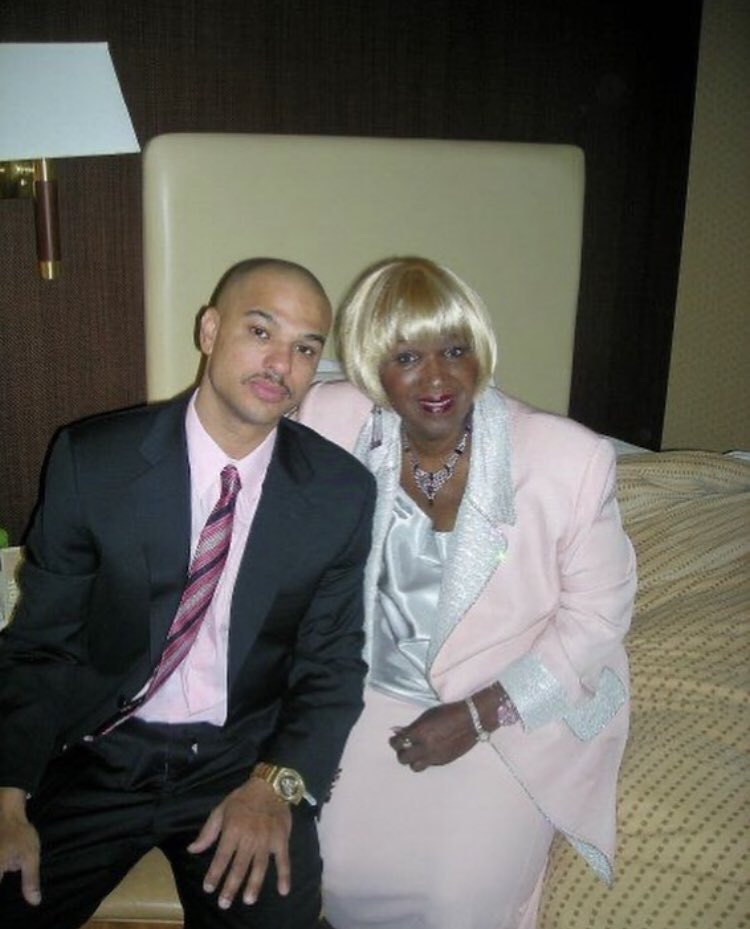 WeLoveChico's tweet photo. Happy Mother’s Day Mama D @etterlene. We love you. Thank you for @chicodebargeofficial and all the #DeBarge family. 🙏🏽♥️
#ChicoDeBarge https://t.co/XoA5b4SCik