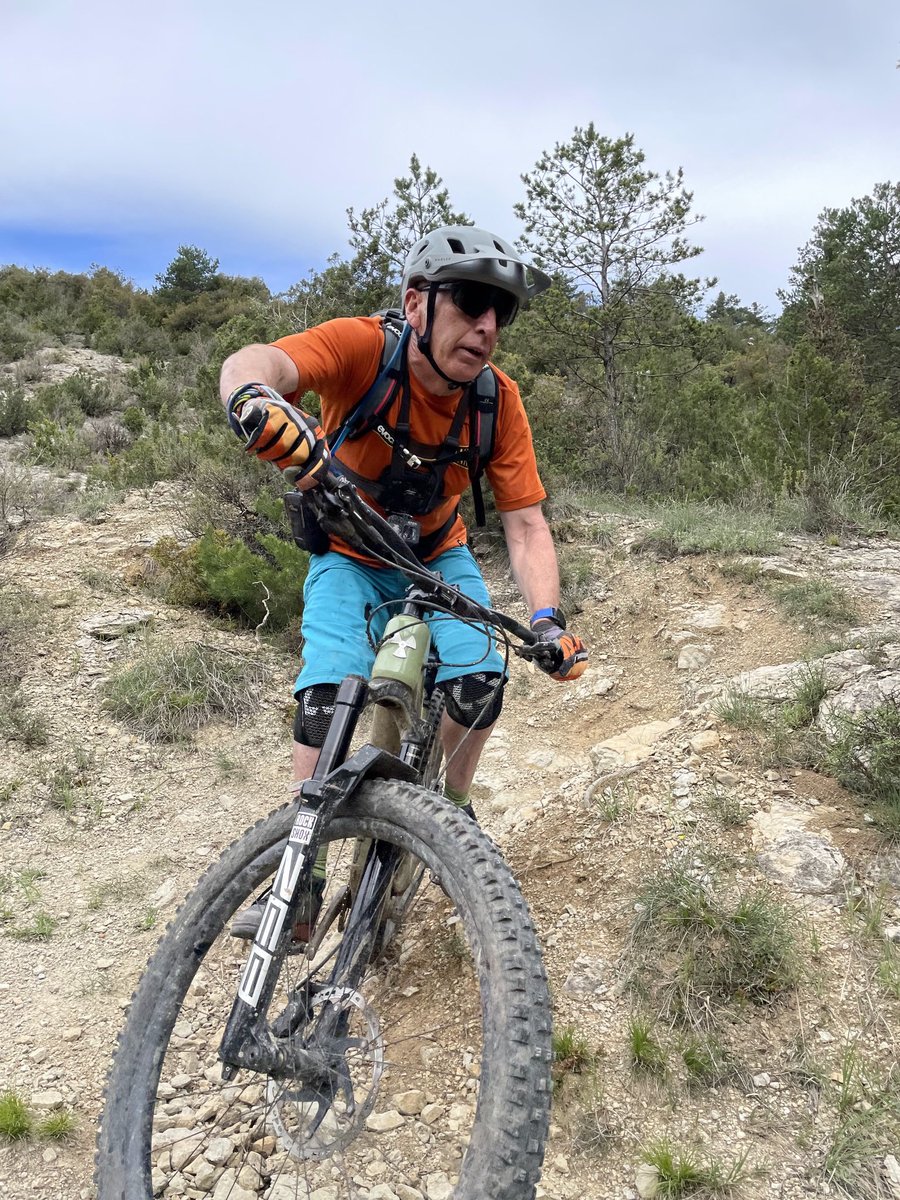 P_HEDGEHOG's tweet photo. A few more from the guides. First 2 show the scale of the place #mtb #basquemtb https://t.co/TRfYoz5nGc