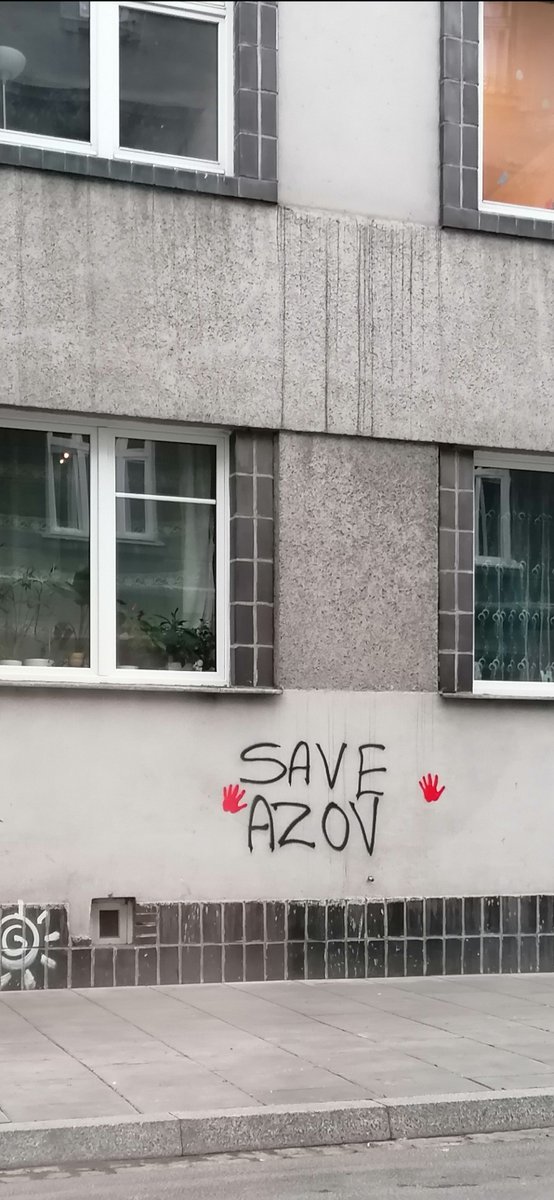 interpretum's tweet photo. On the street in Kraków:
#SaveMariupol #SaveAzov #Azov #Azovstal https://t.co/W3YwHw8dBI
