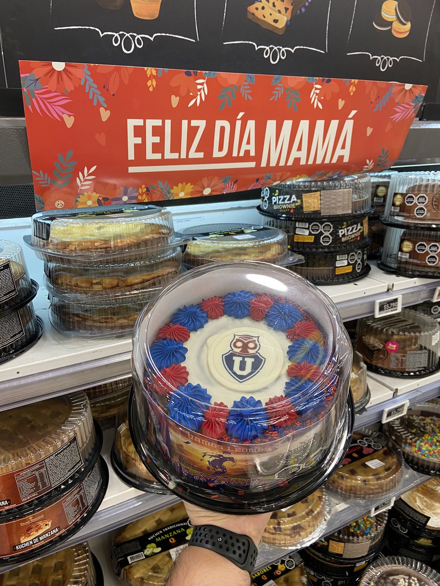 cios89's tweet photo. Funa a supermercados Líder que se pone a vender estas tortas justo hoy @dalealbo @SomosChile_CL https://t.co/de7CgAcR8n