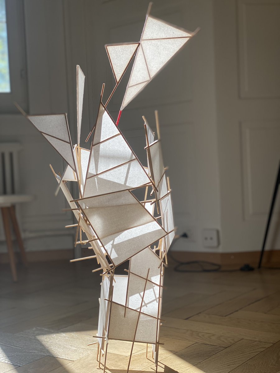 SD_RDAR's tweet photo. The next one in my (hopefully) weekly serie of little constructions. I received a very nice paper last week from Japan so I had to build smth with it.
#fragile #awagami #sculpture #sail https://t.co/l2I2xiSuac