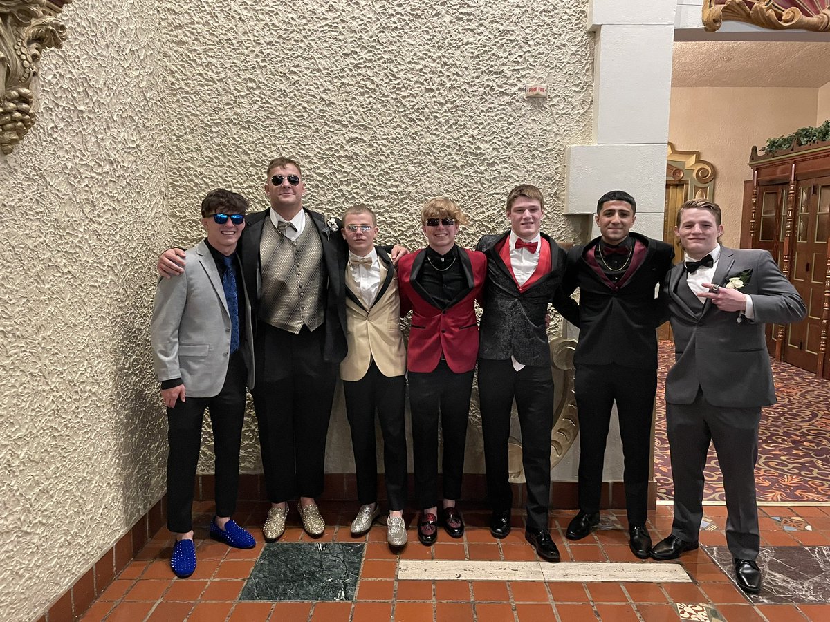 BHSDogsWrestlin's tweet photo. Some of our guys last night at prom. Apparently the sunglasses inside are now the trend. https://t.co/V4kLdXC6QF