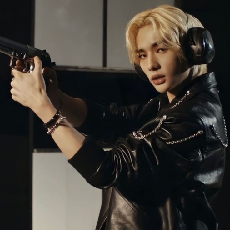 viktorinaVi's tweet photo. #hyunho #hyunlix #minlix 
Dangerous Love
.5.

Четыре года крепкой дружбы. С появлением Феликса это время пролетело так незаметно. Хван больше не проводил время один. Он не скучал.
___
https://t.co/zaT2VnRA6A…🔪 https://t.co/PR93WKtd4Q