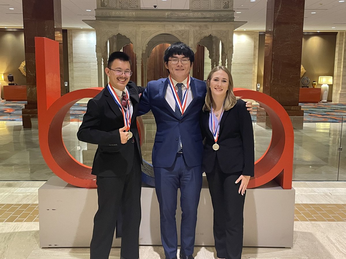 gwenelder's tweet photo. Woo hoo!  Our students performed exceptionally well at their national competition. @AMCHSWeb @National_BPA.
Will Wang. National Champ. Java Programming. 
Gideon Ong. National champ. Business Law and Ethics. 
Economic Research Team. National top 10. https://t.co/FYDTV8P3Pz