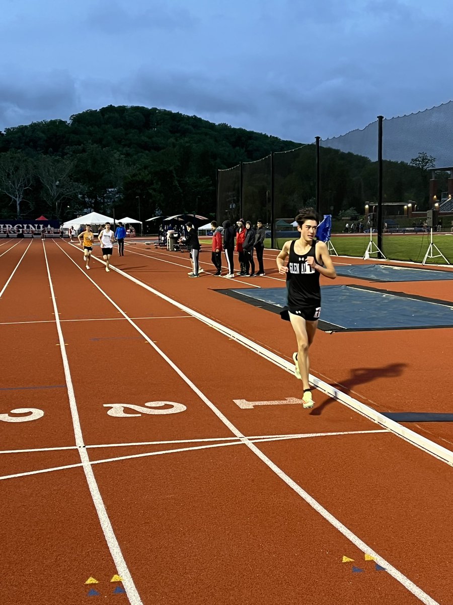 DogwoodTrack's tweet photo. @ann_deidre @MudpuppyPugh @milestatdotcom Boys 3200m heat winners https://t.co/Ibw0NyfTYM