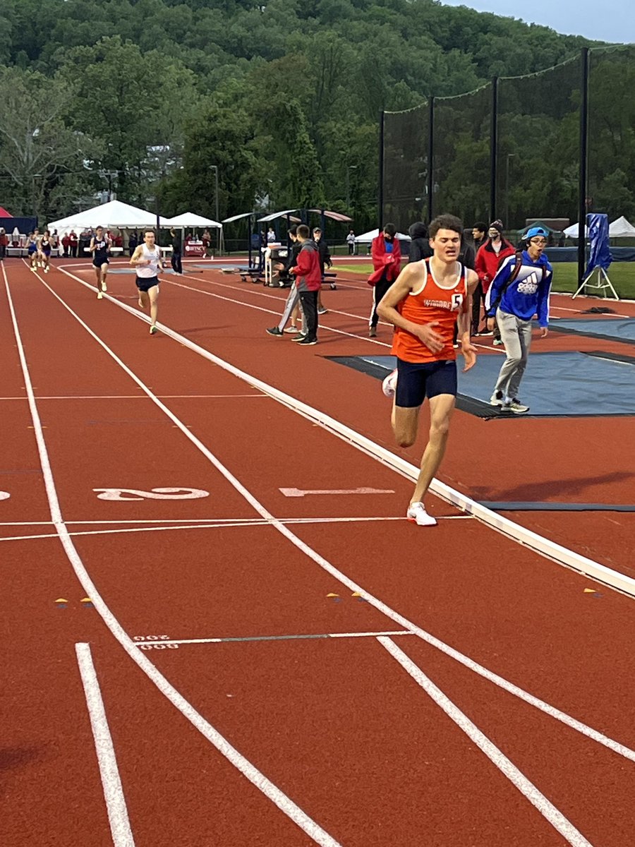 DogwoodTrack's tweet photo. @ann_deidre @MudpuppyPugh @milestatdotcom Boys 3200m heat winners https://t.co/Ibw0NyfTYM