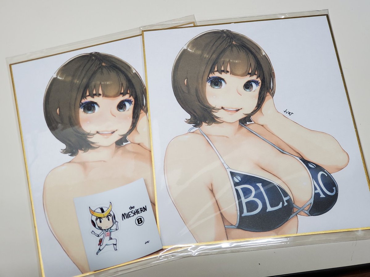 お陰さまで結構なご注文数を頂いているので白の贅沢ミルクティーを飲みながらガンバル。 