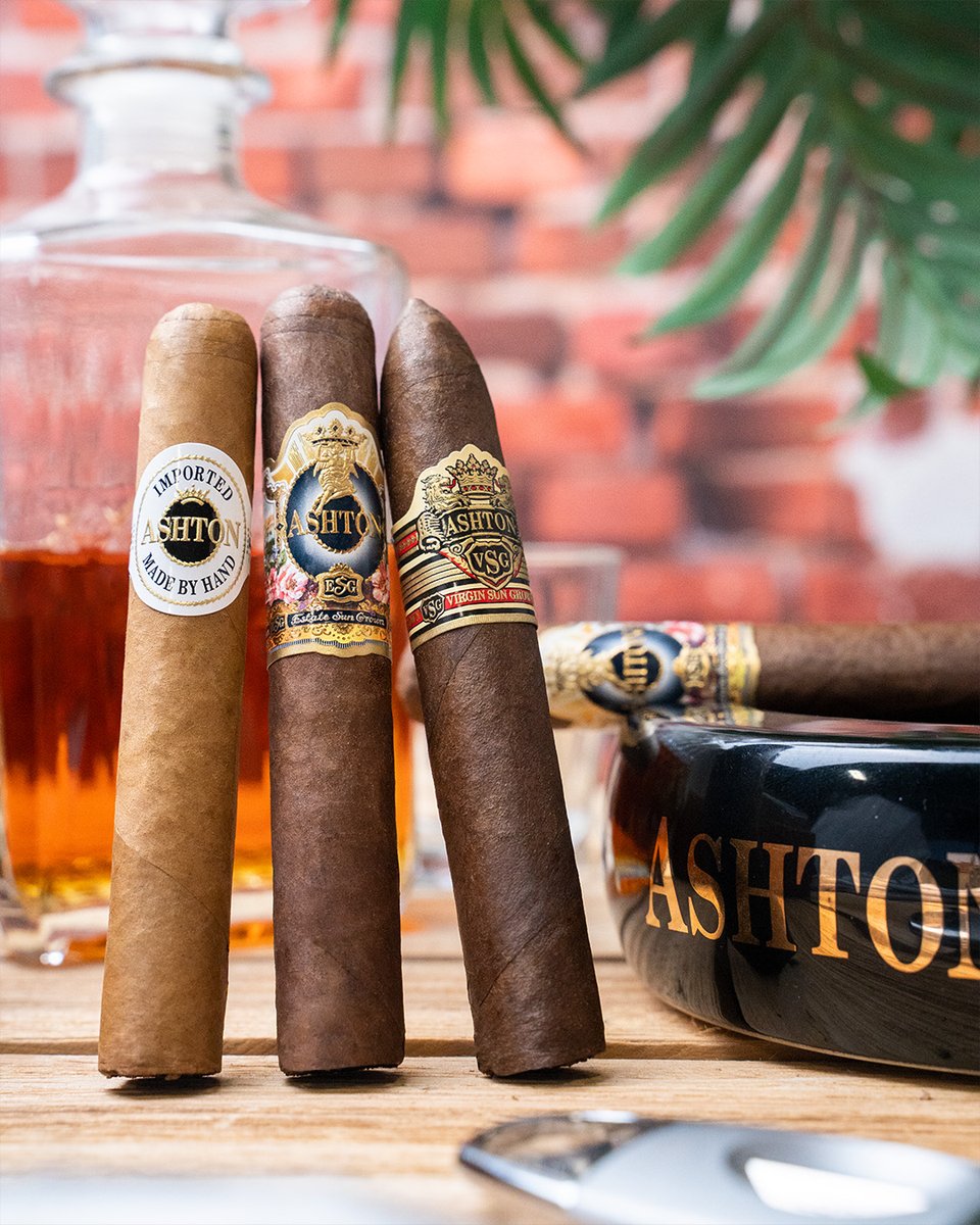 Ashtoncigar's tweet photo. Sunday sips and smokes. https://t.co/UpIFuy6hOm