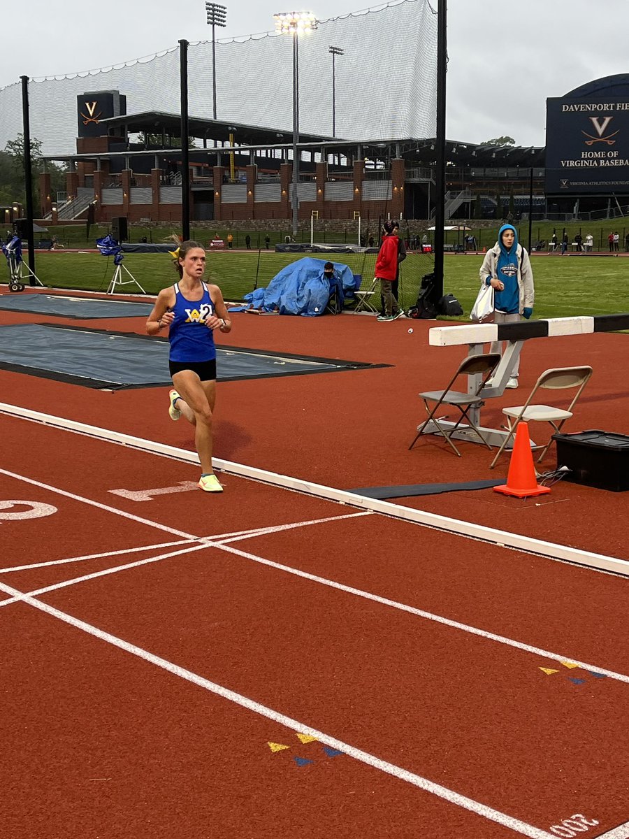 DogwoodTrack's tweet photo. @ann_deidre @MudpuppyPugh @milestatdotcom Girls 3200m heat winners https://t.co/nx1vpemMfe
