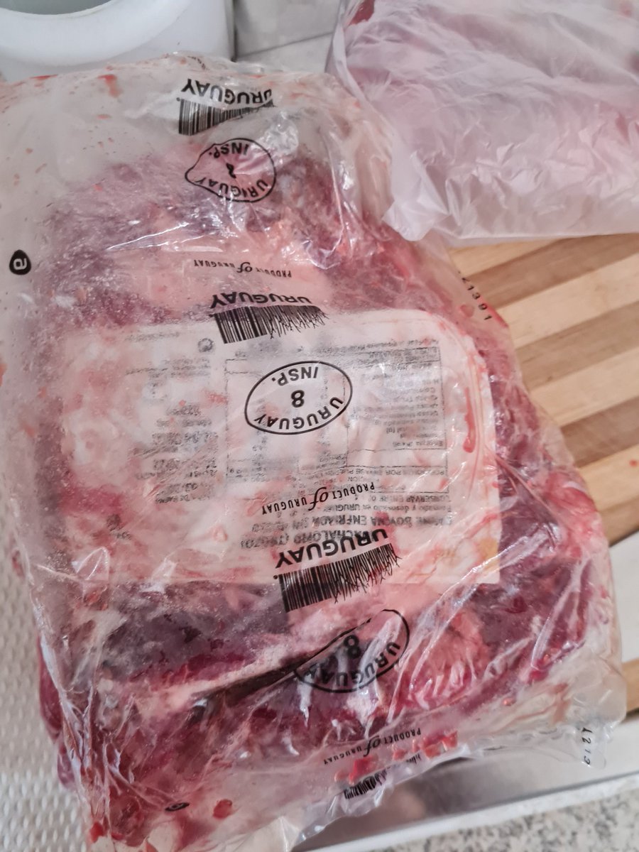 francylem's tweet photo. @LIDERcl hasta cuando venden carne edionda!! Ayer compré lomo liso y venia en mal estado en el Lider Norte de Antofagasta #Cochinos #VendenCarnePodrida #Sinverguenza #Antofagasta  #LiderNorteAntofagasta Basta!! No compren carne en el Lider Antofa #Sernac quien fiscaliza? https://t.co/l3qPpOtx6a