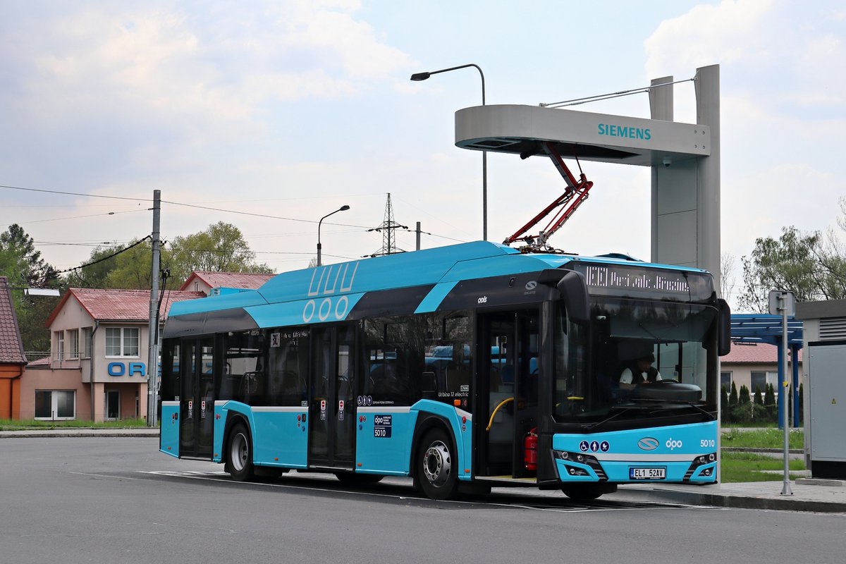 MiraOpavak's tweet photo. 🔋🚌 Včera poprvé vyjely elektrobusy @DPOstrava typu Solaris Urbino 12 electric se systémem dobíjení OppCharge. Zde fotografie ev. č. 5010. 📷
@Ostrava_cz #elektrobus #elektrobusy #bus #autobus #autobusy #OppCharge #DPO #DoprvnípodnikOstrava #mhdostrava #Ostrava https://t.co/VpSM8FMWJB